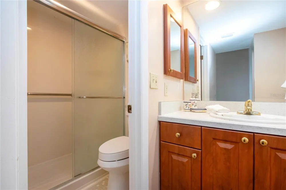 802 BAHIA DEL SOL DRIVE #6 Ruskin, FL 33570
