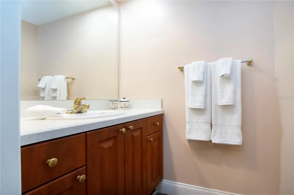 802 BAHIA DEL SOL DRIVE #6 Ruskin, FL 33570