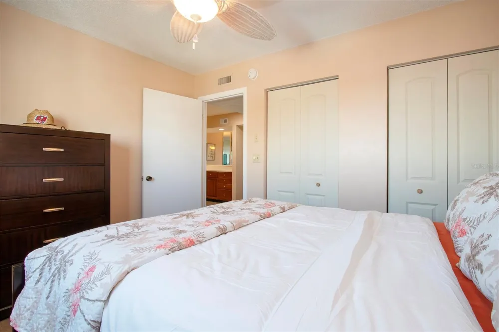 802 BAHIA DEL SOL DRIVE #6 Ruskin, FL 33570