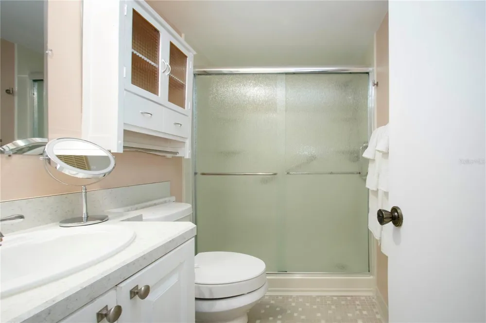 802 BAHIA DEL SOL DRIVE #6 Ruskin, FL 33570