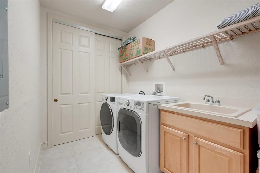 26206 AVENIDA LAS COLINAS #4A Howey In The Hills, FL 34737