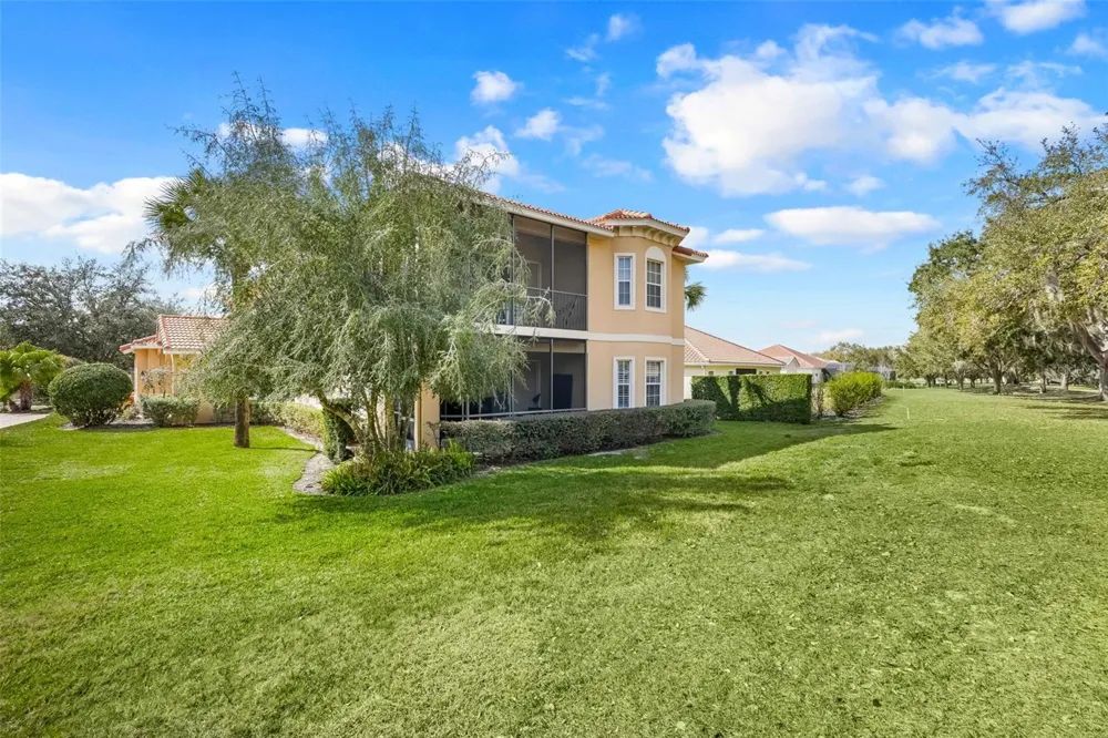 26206 AVENIDA LAS COLINAS #4A Howey In The Hills, FL 34737