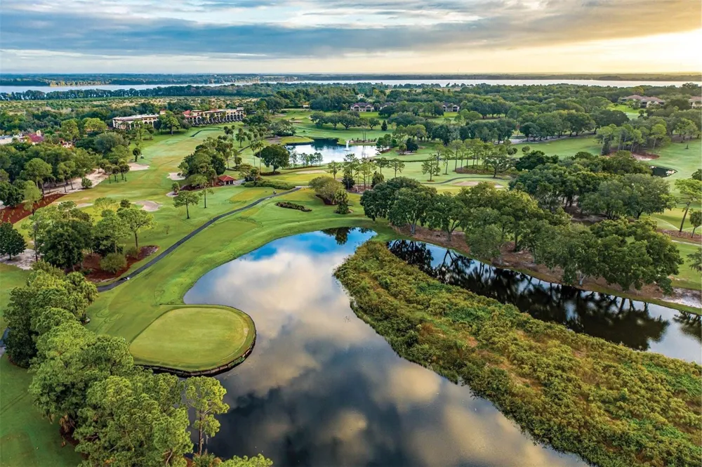 26206 AVENIDA LAS COLINAS #4A Howey In The Hills, FL 34737