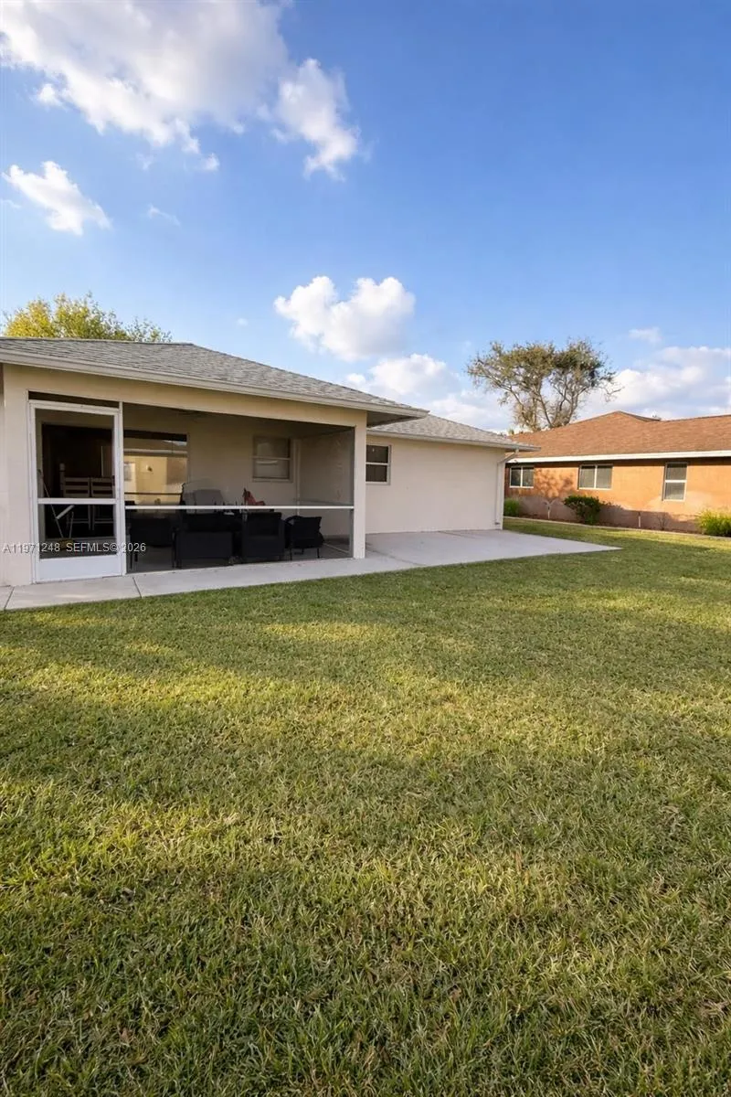 1518 SENIOR CT Lehigh Acres, FL 33971