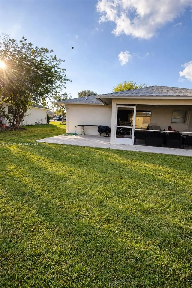 1518 SENIOR CT Lehigh Acres, FL 33971