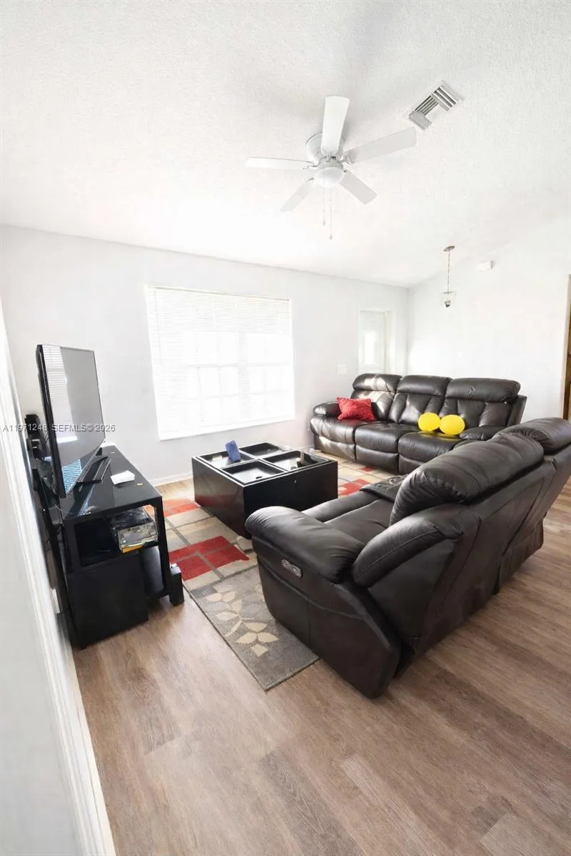 1518 SENIOR CT Lehigh Acres, FL 33971