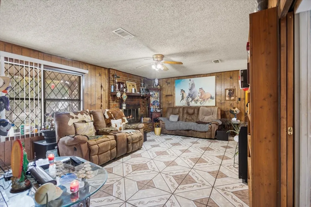 2605 VZ County Road 4923 Ben Wheeler, TX 75754