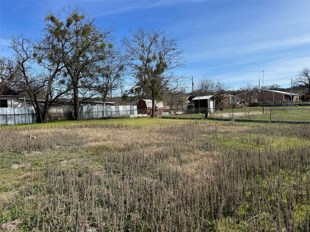 605 W Church Street San Saba, TX 76877