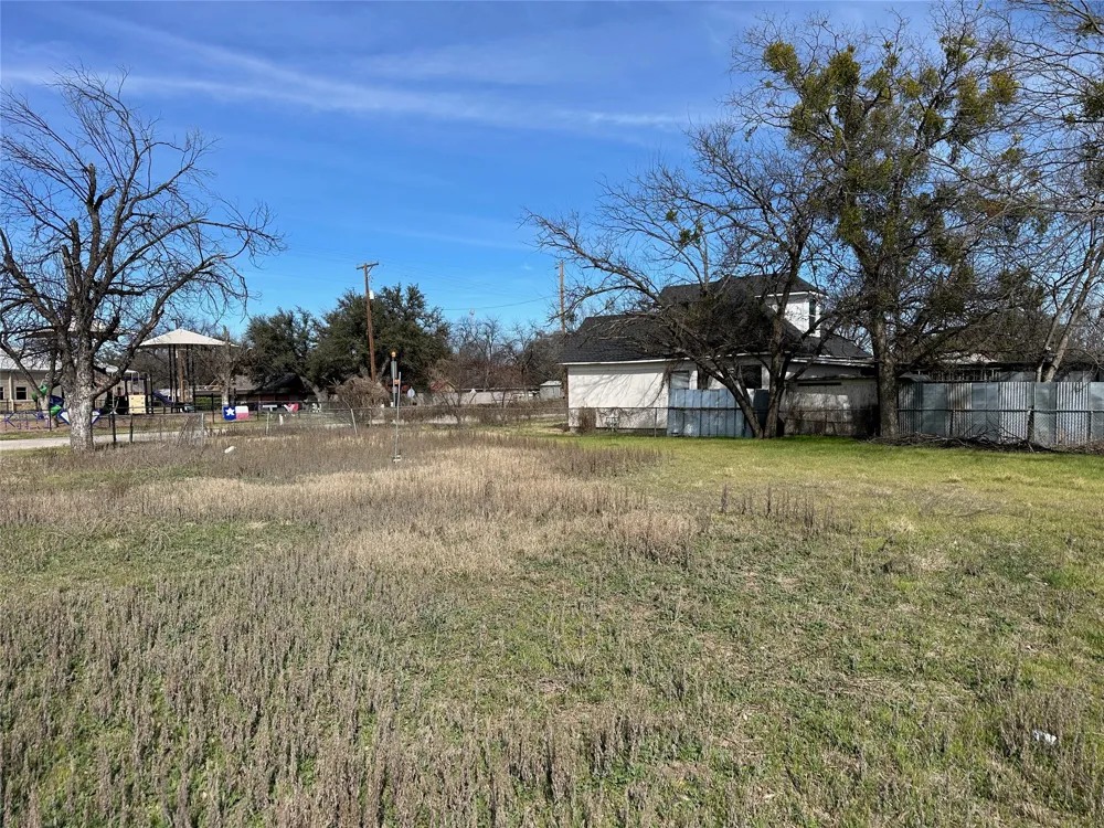605 W Church Street San Saba, TX 76877