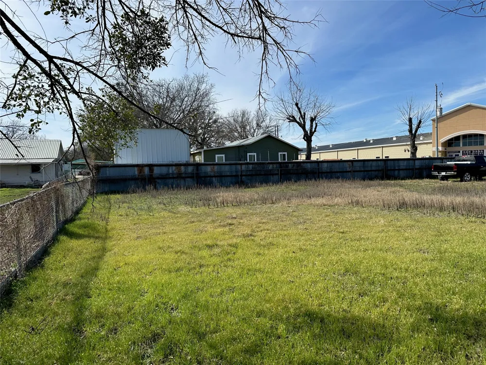605 W Church Street San Saba, TX 76877