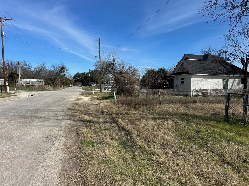 605 W Church Street San Saba, TX 76877