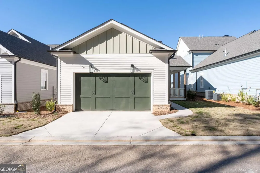 1029 Crossroad TRL Milton, GA 30004