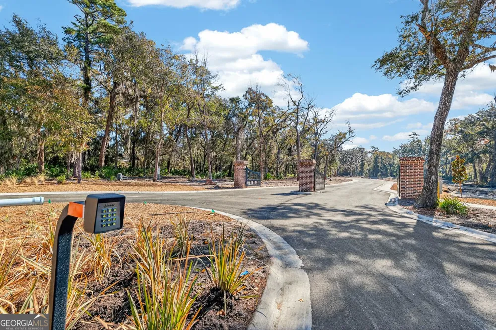 143 Canopy LN St. Simons, GA 31522