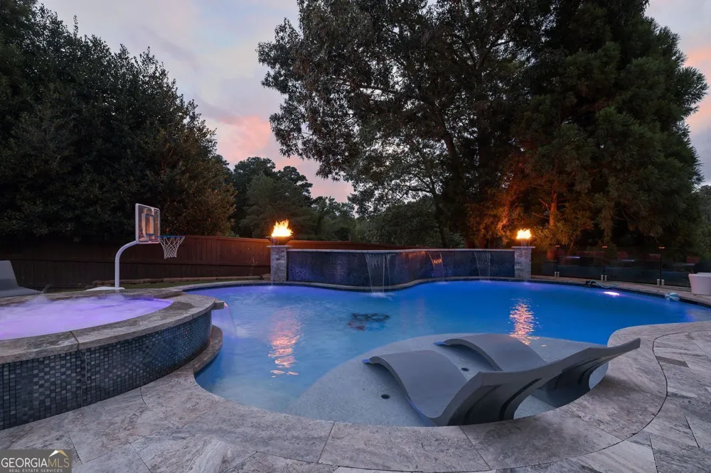 11140 W RD Roswell, GA 30075