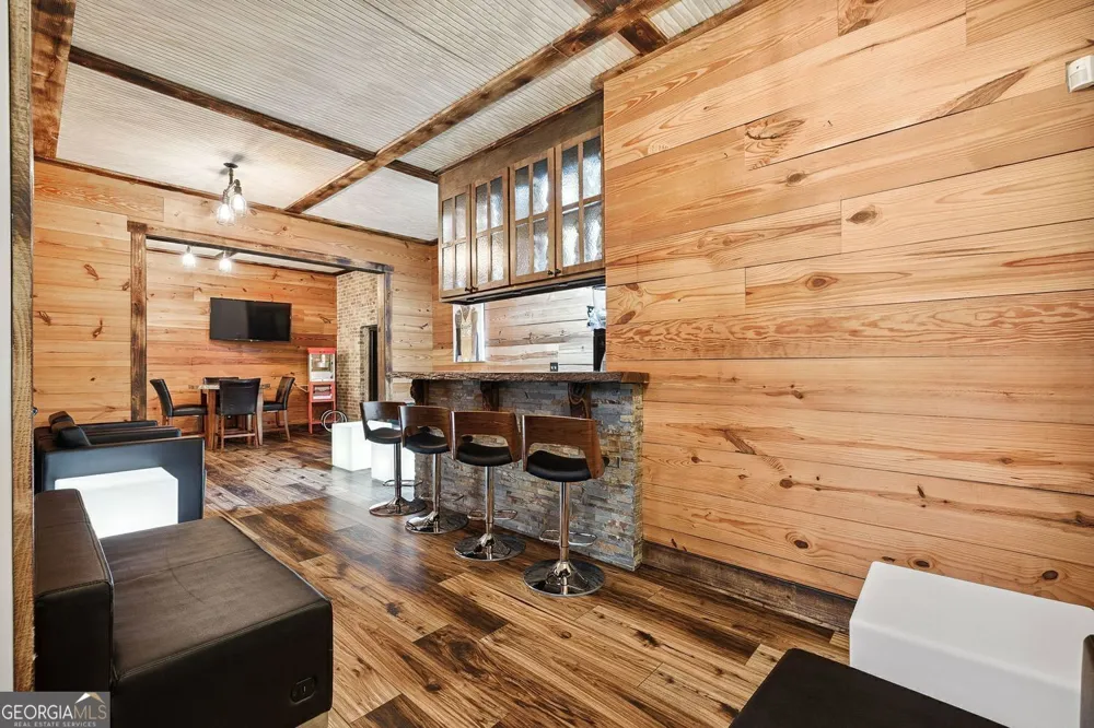 11140 W RD Roswell, GA 30075