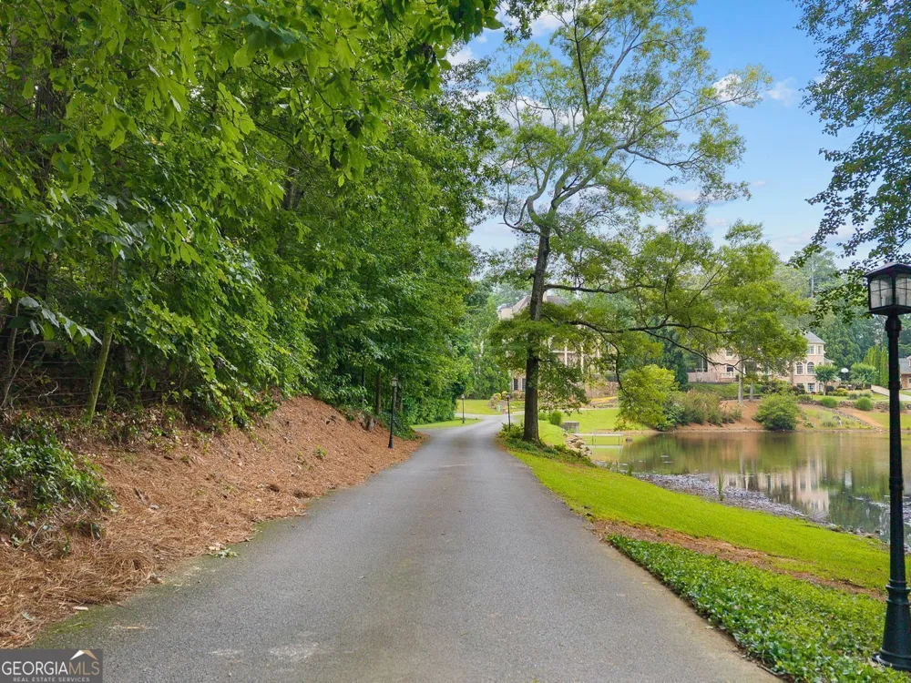 11140 W RD Roswell, GA 30075