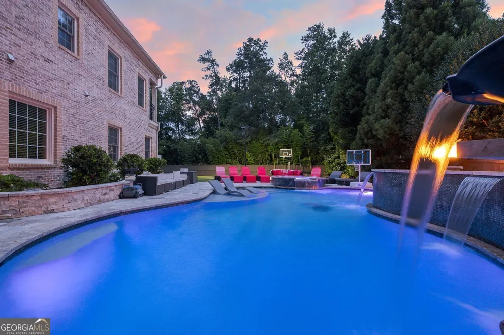 11140 W RD Roswell, GA 30075