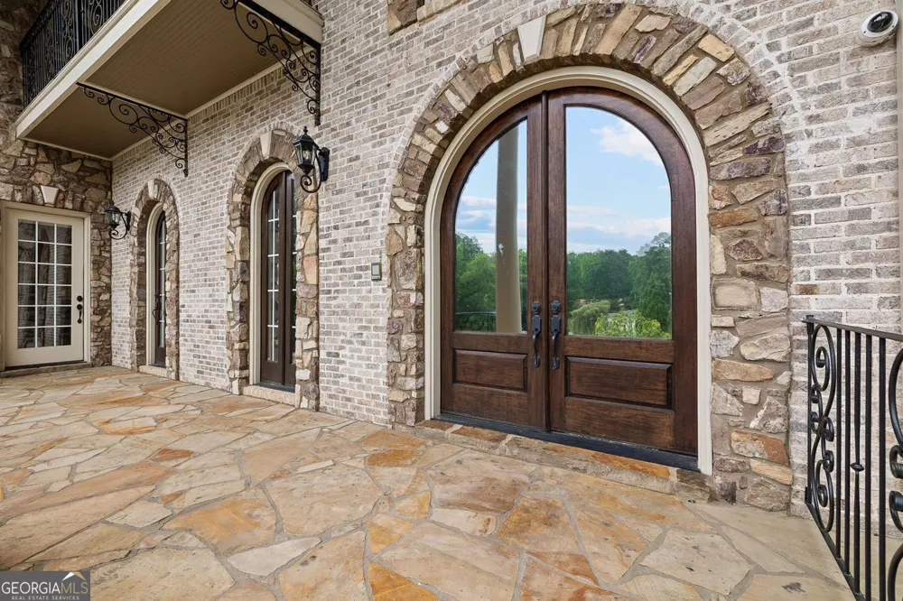 11140 W RD Roswell, GA 30075