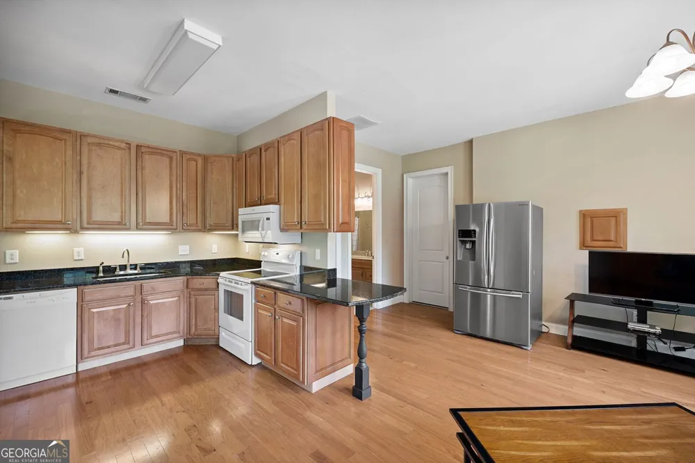 11140 W RD Roswell, GA 30075