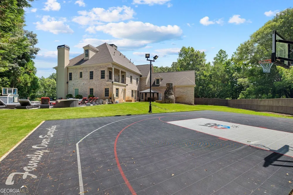 11140 W RD Roswell, GA 30075
