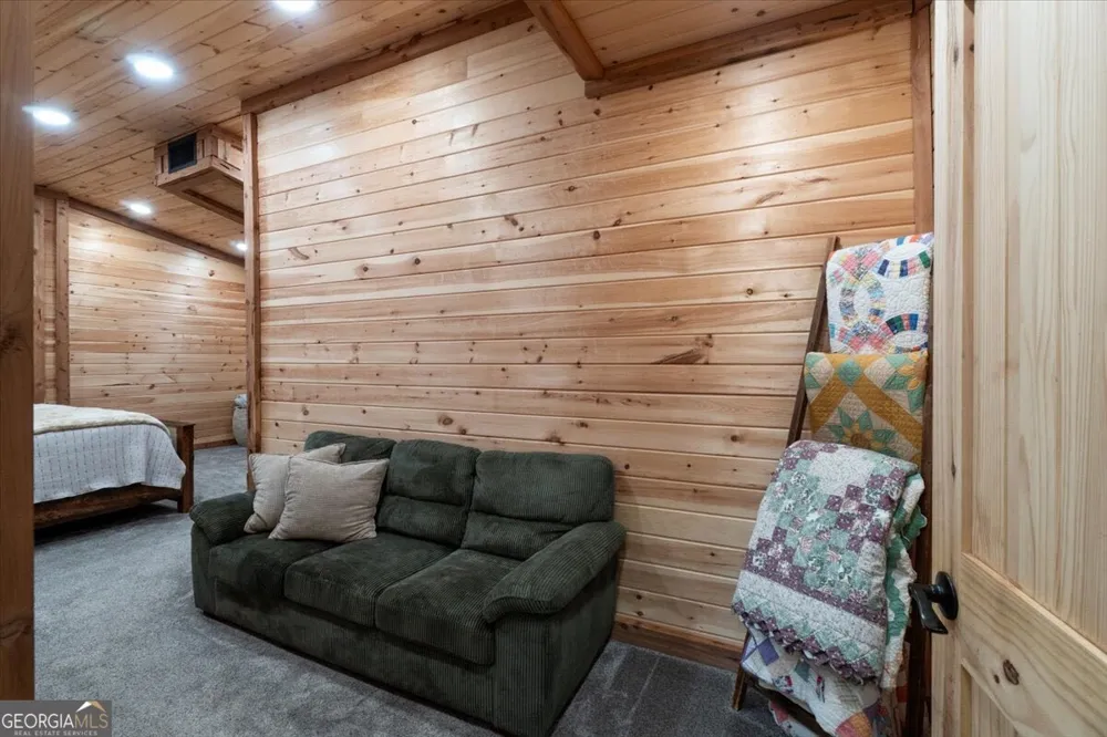 284 Snow Farm RD Hull, GA 30646