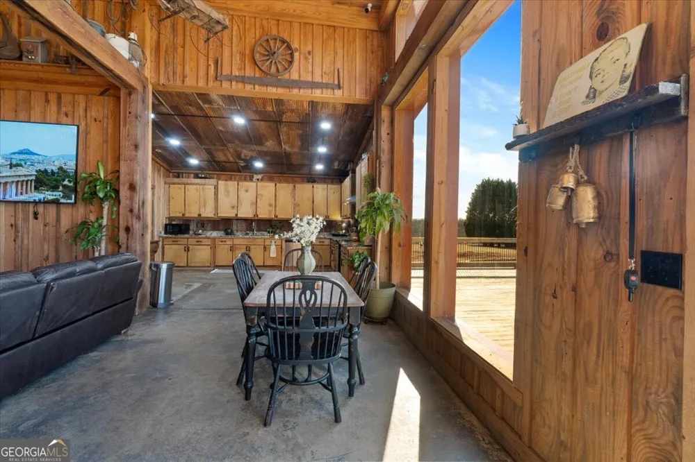 284 Snow Farm RD Hull, GA 30646