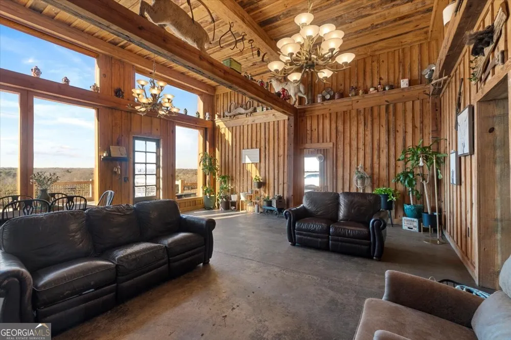 284 Snow Farm RD Hull, GA 30646