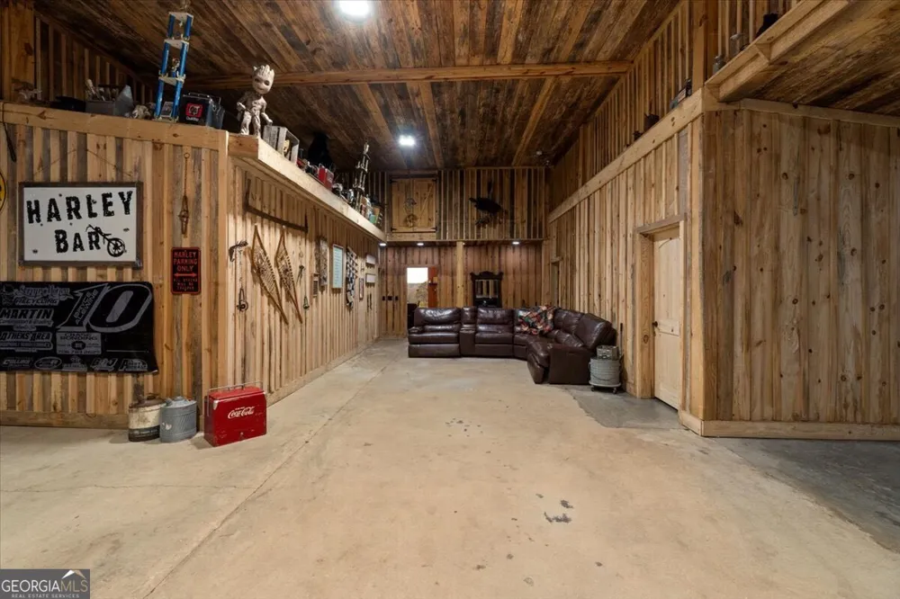 284 Snow Farm RD Hull, GA 30646