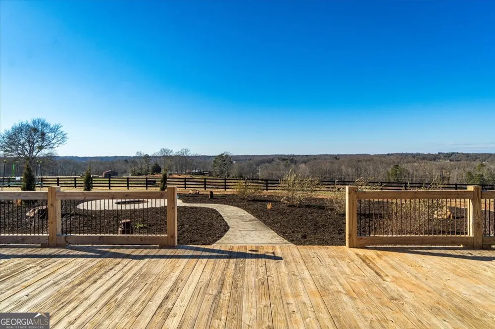 284 Snow Farm RD Hull, GA 30646
