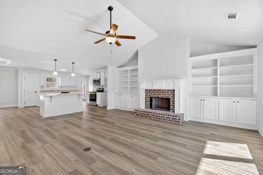 154 Airport RD Canon, GA 30520