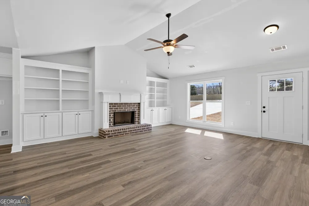 154 Airport RD Canon, GA 30520