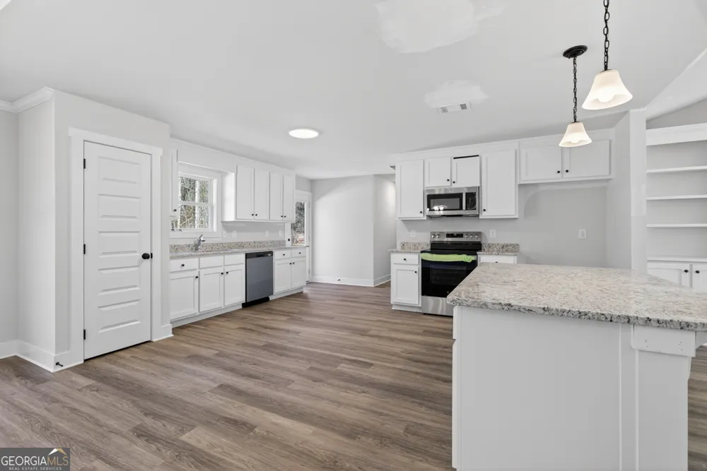 154 Airport RD Canon, GA 30520