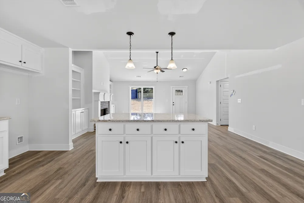 154 Airport RD Canon, GA 30520