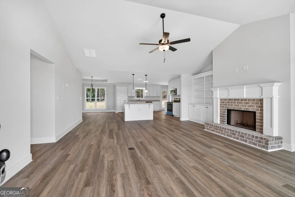 154 Airport RD Canon, GA 30520