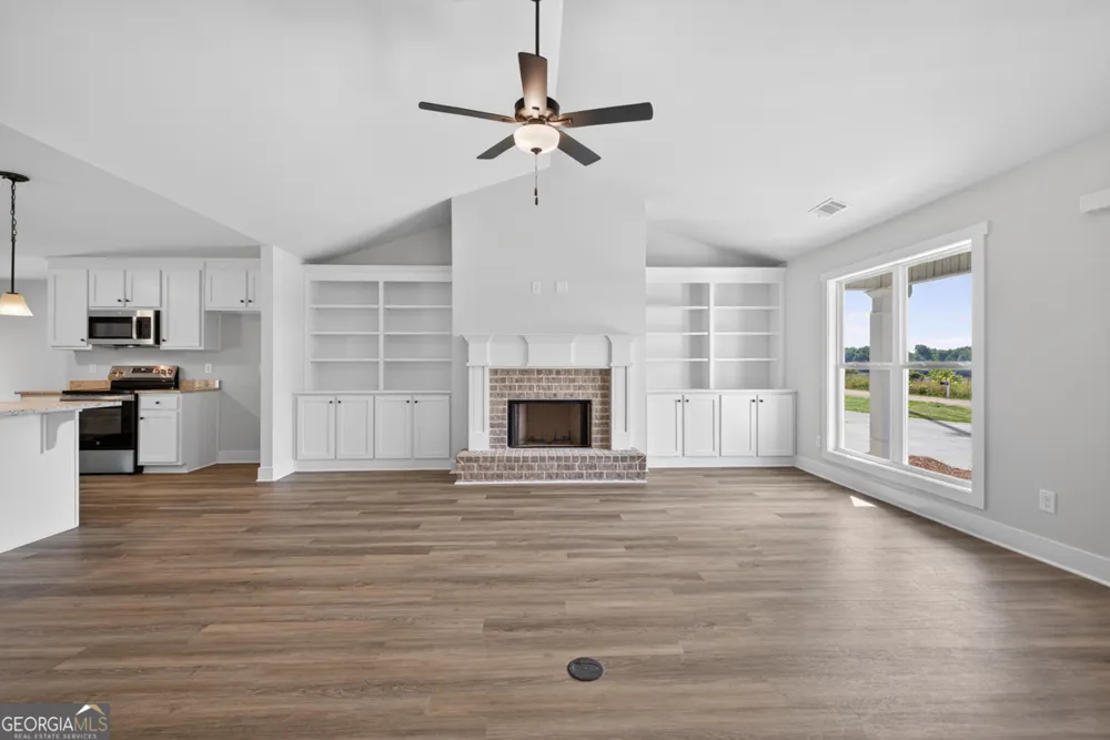 154 Airport RD Canon, GA 30520