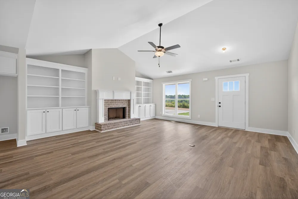 154 Airport RD Canon, GA 30520