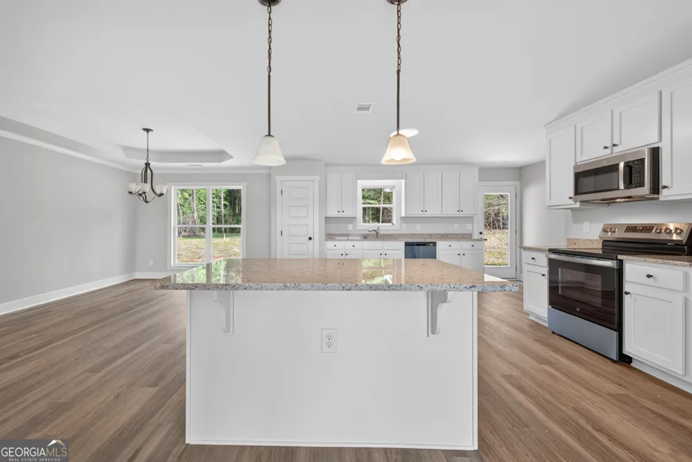 154 Airport RD Canon, GA 30520