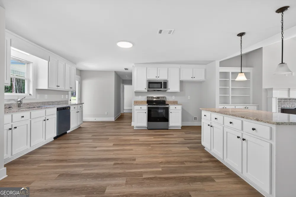 154 Airport RD Canon, GA 30520