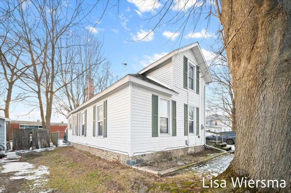120 Palmer Avenue Colon Village, MI 49040