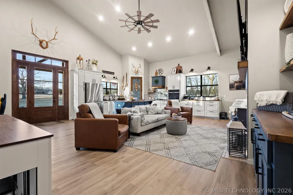 3607 S Half Bank Road Atoka, OK 74525