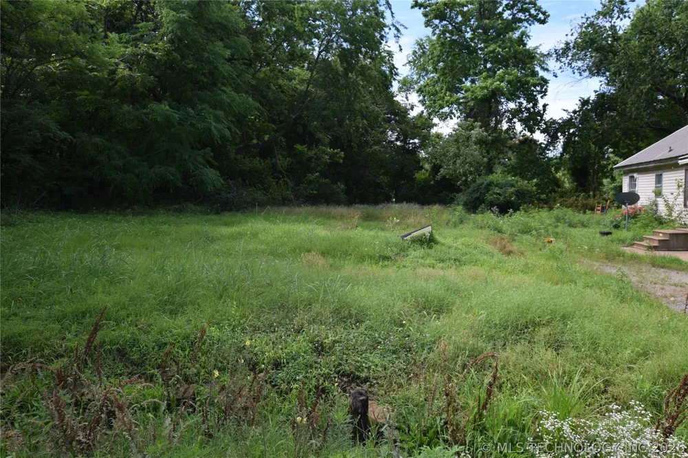 320 E Oak Street Stilwell, OK 74960