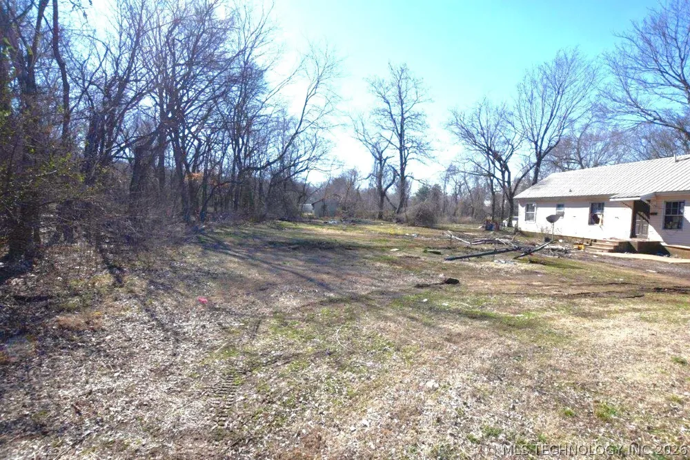 320 E Oak Street Stilwell, OK 74960