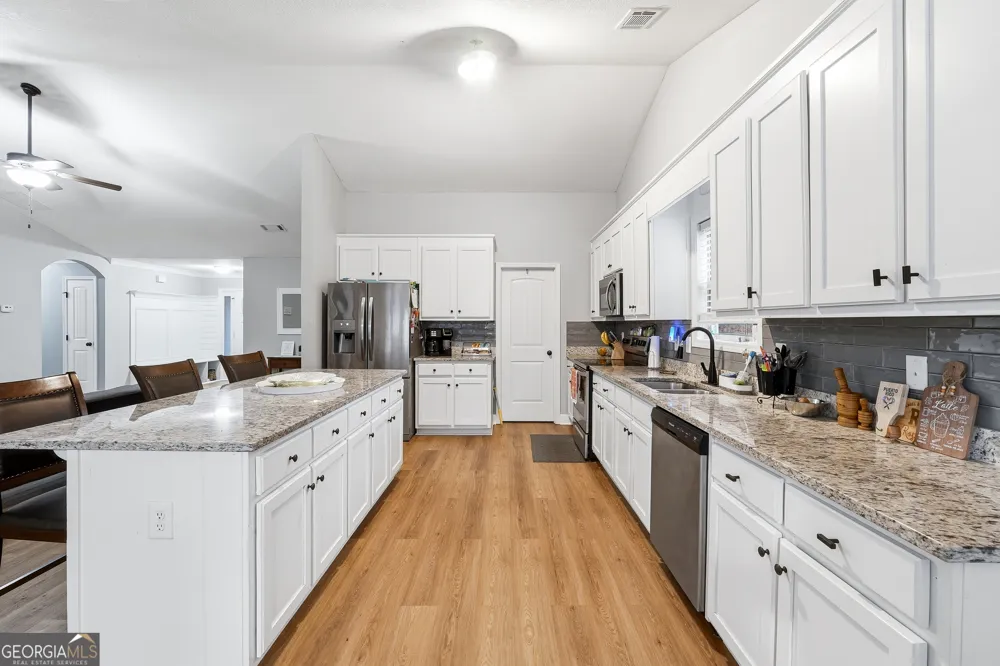 1618 McCannon Morris RD Hull, GA 30646