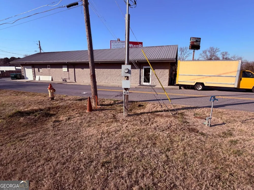 5911 Joe Frank Harris PKWY NW Adairsville, GA 30103