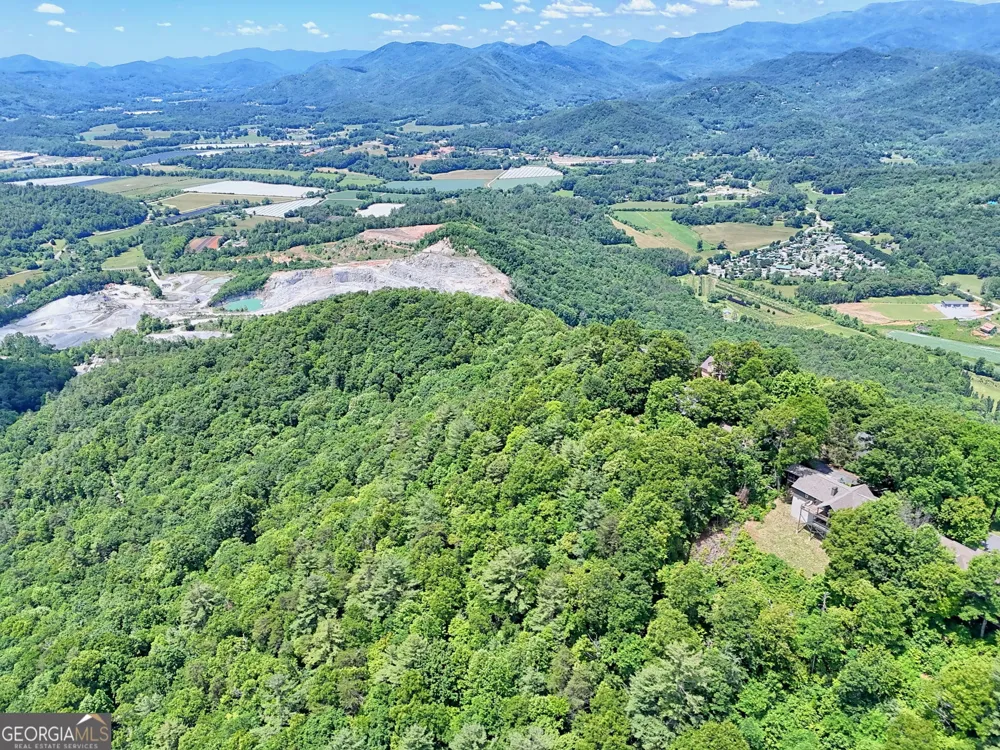 2379 Ridgepole DR Sky Valley, GA 30537