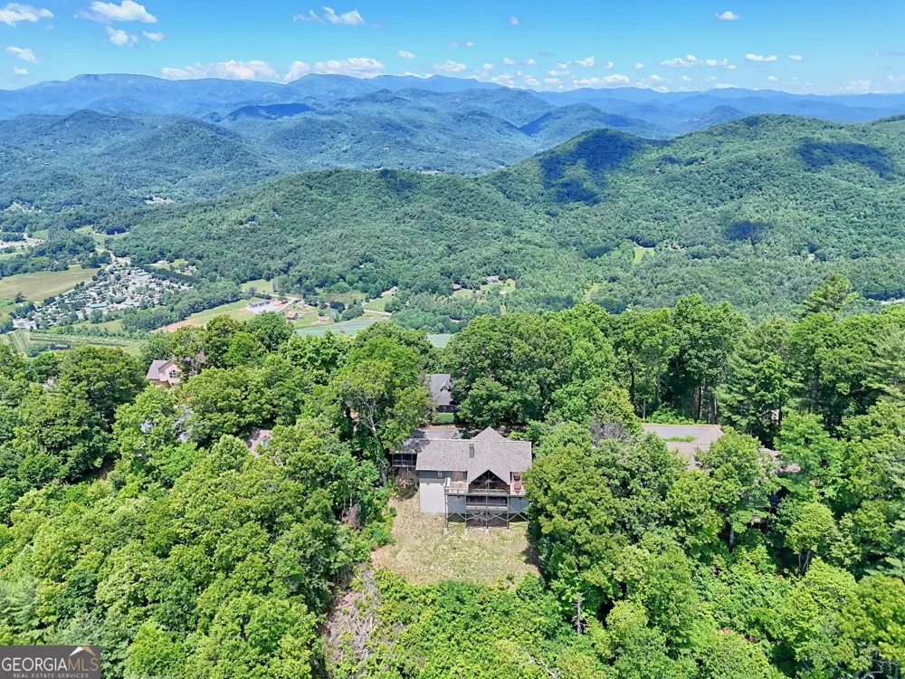 2379 Ridgepole DR Sky Valley, GA 30537