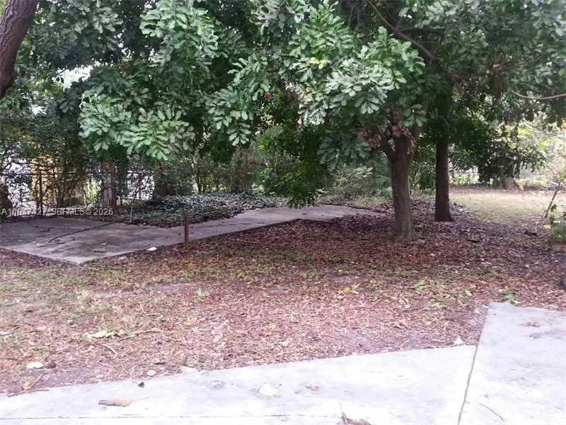 2447 Pierce St #1 Hollywood, FL 33020