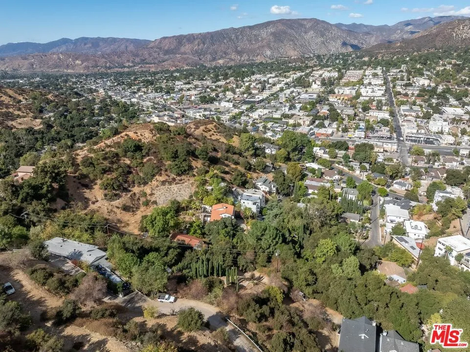 7128 High Cliff Trail Tujunga, CA 91042