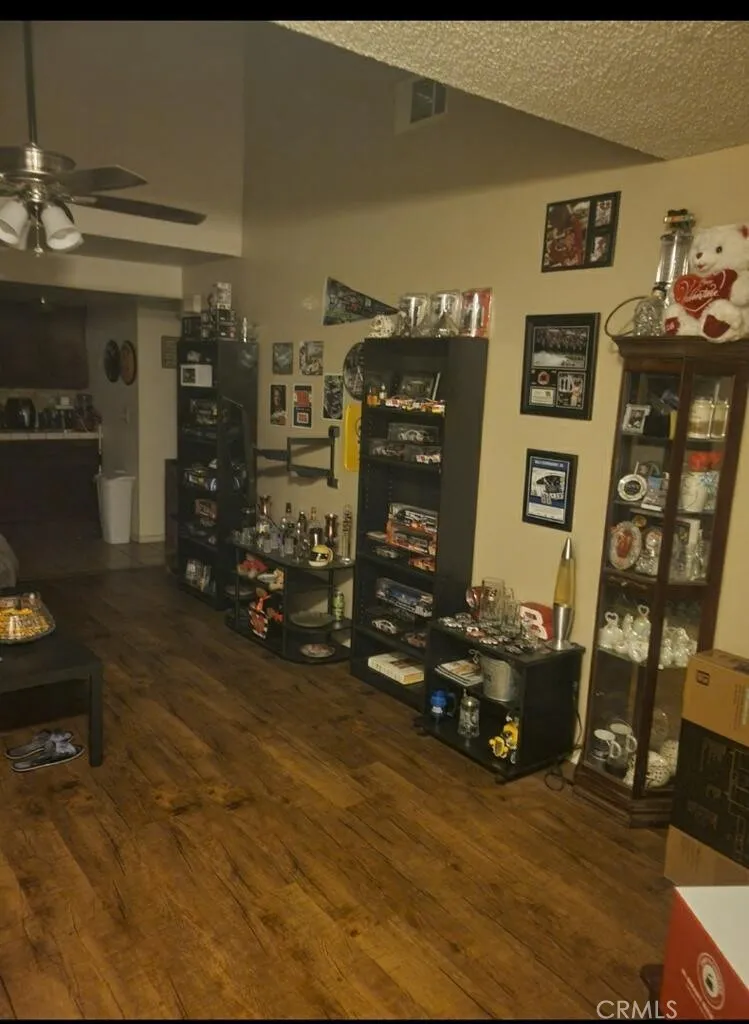 19269 ELM DRIVE Apple Valley, CA 92308
