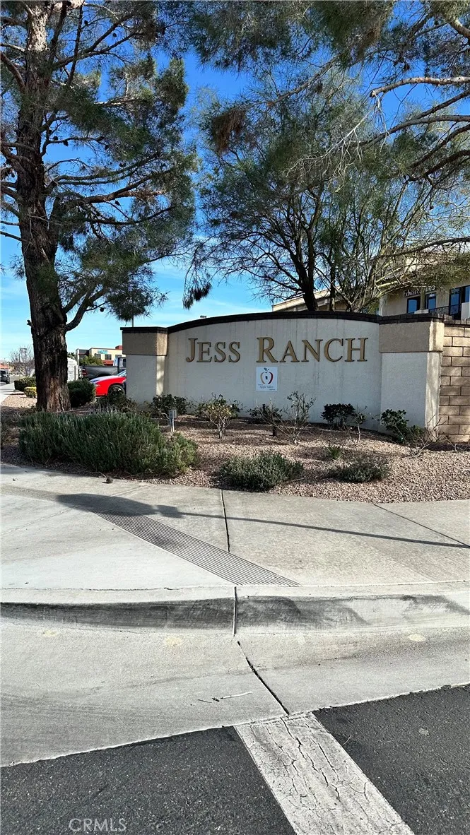 19269 ELM DRIVE Apple Valley, CA 92308